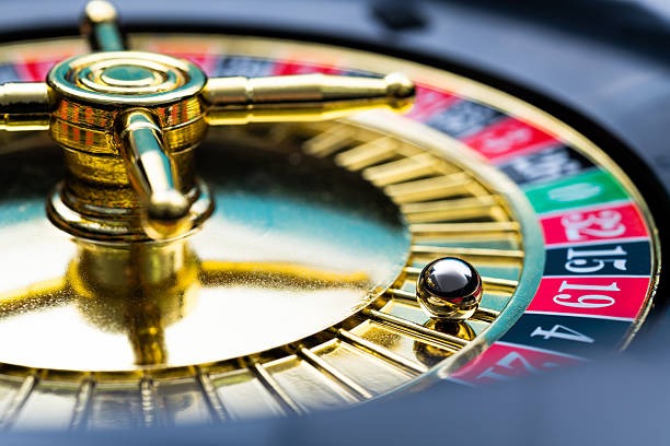 vplay89 French Roulette live-dealer table with professional croupier and multi-camera broadcast studio setup